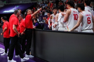 媒体人：即使是亚军也可以含金量十足 对中国男篮的未来充满期待