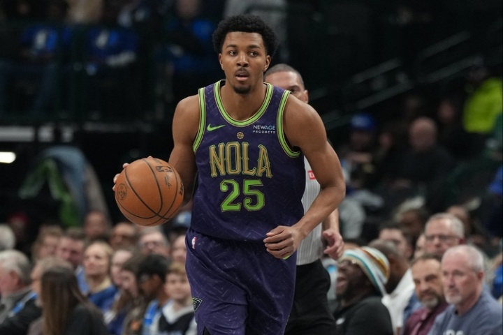 合同4年1.12亿~名记：勇士对鹈鹕前锋墨菲有强烈兴趣 马刺也有意