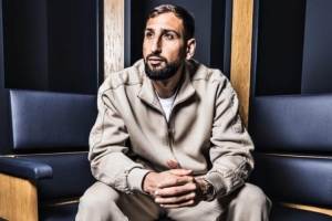 多纳鲁马：谁是世一门并非我能评判，门将最重要的还是扑救能力