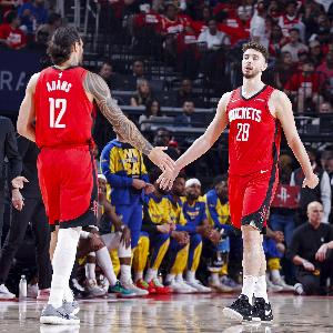 杜兰特谈申京+亚当斯双塔：身高臂长有优势 这能产生意外效果