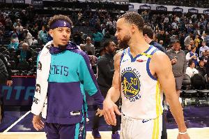 赛斯-库里：来勇士除了我爸 其他家人都很开心 一场比赛能看我俩