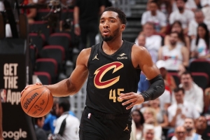 Spears：米切尔说骑士已得到了经验 他被2016年的冠军所激励