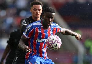 今夏错失！邮报：利物浦仍想签水晶宫后卫格伊，但冬窗签可能性小