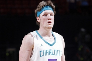 黄蜂主帅：克尼佩尔每天都想要变得更强 他会扮演重要角色