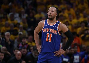 名记：尼克斯谈字母哥交易不会动布伦森 可能筹码是唐斯、OG等