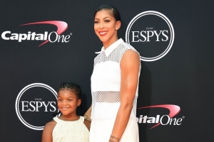 女魔兽坎迪斯-帕克：退役后萧华隔三差五问候 而WNBA总裁从未联系