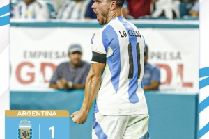 半场-阿根廷1-0委内瑞拉 劳塔罗失良机+助攻洛塞尔索破门帕斯中柱