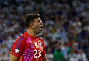 太强了！大马丁代表阿根廷56场39次零封，零封率接近70%！