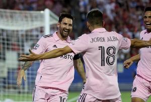 阿尔巴谈与梅西共事：能与历史最佳球员如此心意相通令我无比欣喜