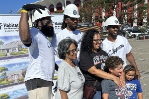 展现团队凝聚力！快船全员参加当地社区活动 与球迷暖心互动！