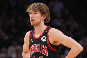 新赛季会有怎样的进步？公牛队祝布泽利斯21岁生日快乐！