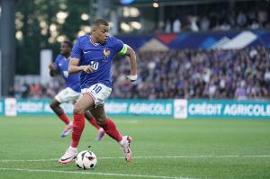 利扎拉祖：姆巴佩缺阵，埃基蒂克、恩昆库是最可能填补空缺的人选