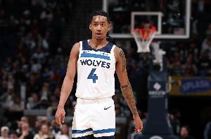 虐菜局！迪林厄姆半场16分钟 7中5&三分2中2砍下15分5助2断