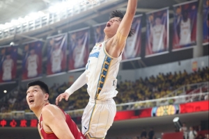 媒体人：曾凡博因伤错过了本该前往美国参加的训练营和夏季联赛