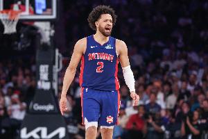 4中3！康宁汉姆：我一直在练三分每天打磨技术 想一直坚持下去