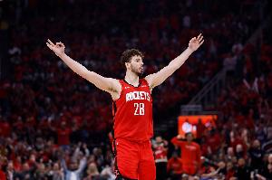 火记：申京本赛季罚球将迎来重大进步 若是这样他得分将创新高