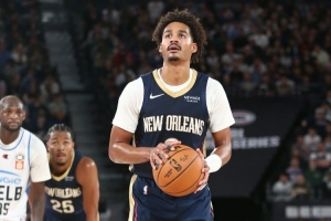 输出在线！普尔15中7拿到全队最高21分外加2助1断 正负值+10