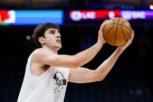 关键2分助队取胜！雷诺4中3得到9分2篮板 罚球5中3