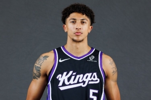 表现可以！24号秀克利福德首节4中3拿到7分2助1断