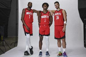 西部第几呢？火箭17人名单：杜兰特&申京&阿门领衔 雨姐双向合同