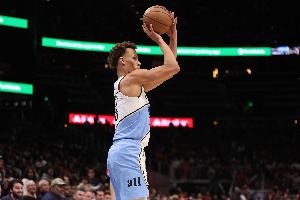 霍华德：都说丹尼尔斯的薪资低 我甚至都没签过1亿美元的合同