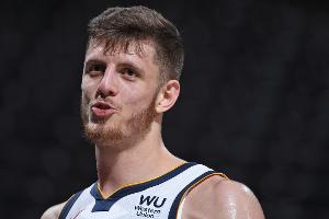 哈滕：最艰难时期是在掘金 你只能打约基奇替补且只能打10分钟