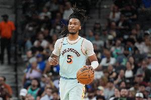 高效全面！卡斯尔半场6中4贡献13分4板4助 但罚球9中4