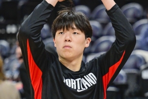 刘维伟：杨瀚森近一个月移动进步非常大 现在已经能跟上节奏了