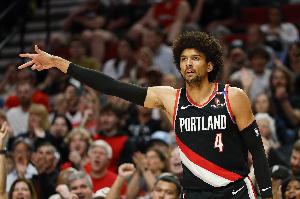 好久不见！塞布尔以100%命中率拿到10分2板3断 正负值高达+22！