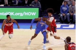 流畅丝滑！亚历山大转身过掉防守 中投稳稳命中