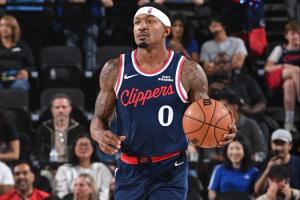 我回来了！比尔今晚将首发出战 过去两场因背部伤势缺席！