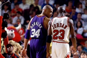 巴克利：曾以为乔丹只是有帮手 打完总决赛意识到他确实比我强